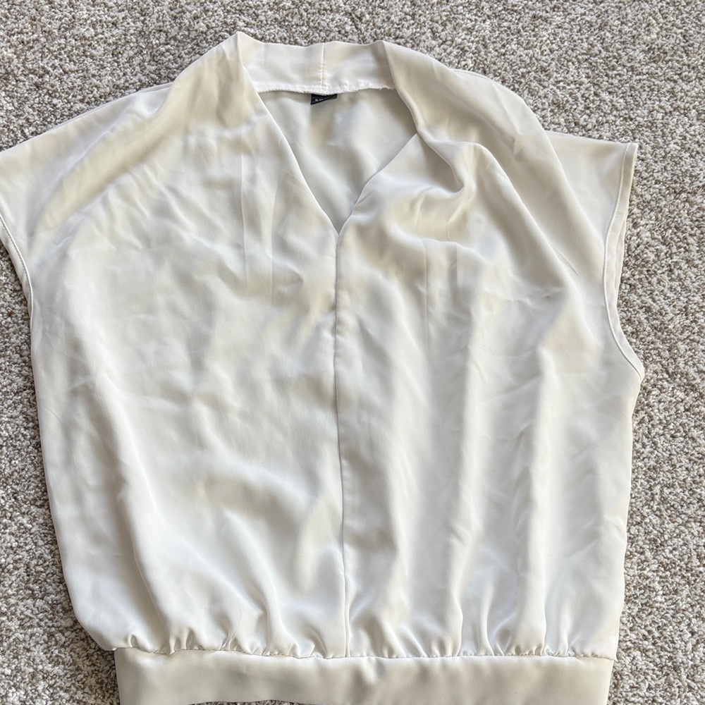 NEVER WORN Cream Sleeveless Blouse
